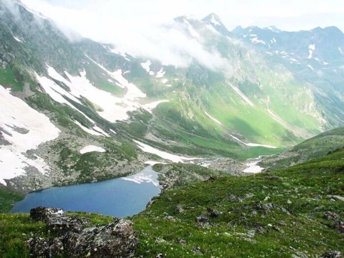 Озеро таулу архыз фото Lake Karachay, Russia; an amazing view of nature but spending an hour on its sho