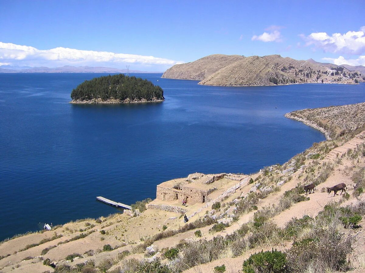 Озеро титикака фото File:Isla Chelleca Estrecho de Yampupata y Lago Titicaca La Paz Bolivia.jpg - Wi