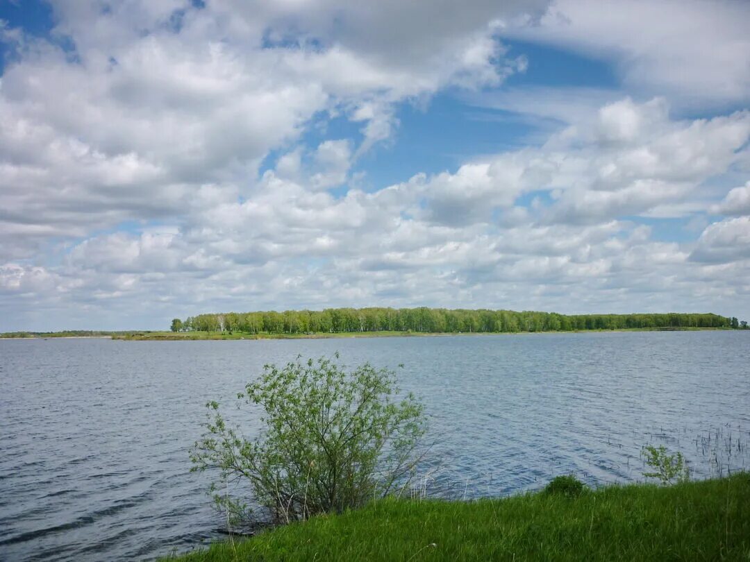 Озеро уткуль фото Комплекс археологических памятников (свыше 40 городищ, стоянок, курганных и грун