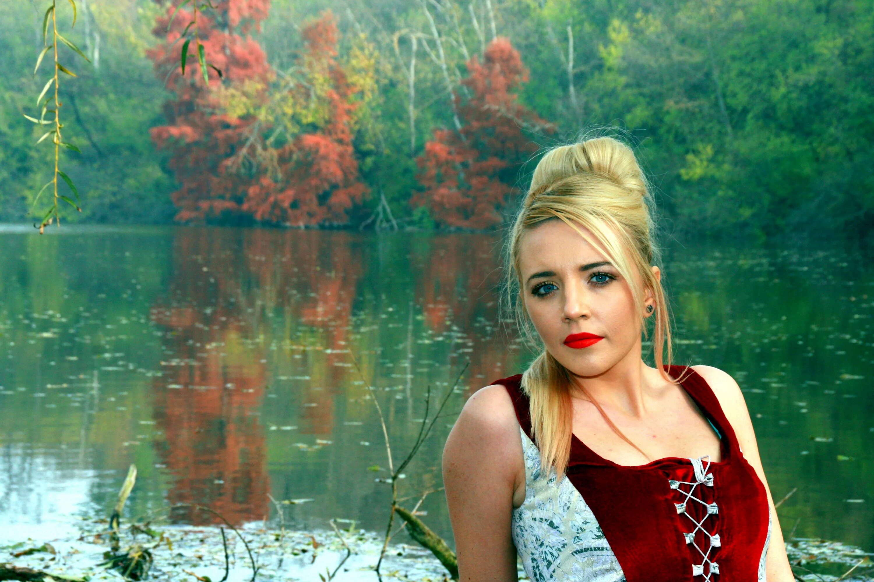 Озеро в лесу прическа Free Images : nature, forest, girl, woman, flower, lake, model, spring, reflecti