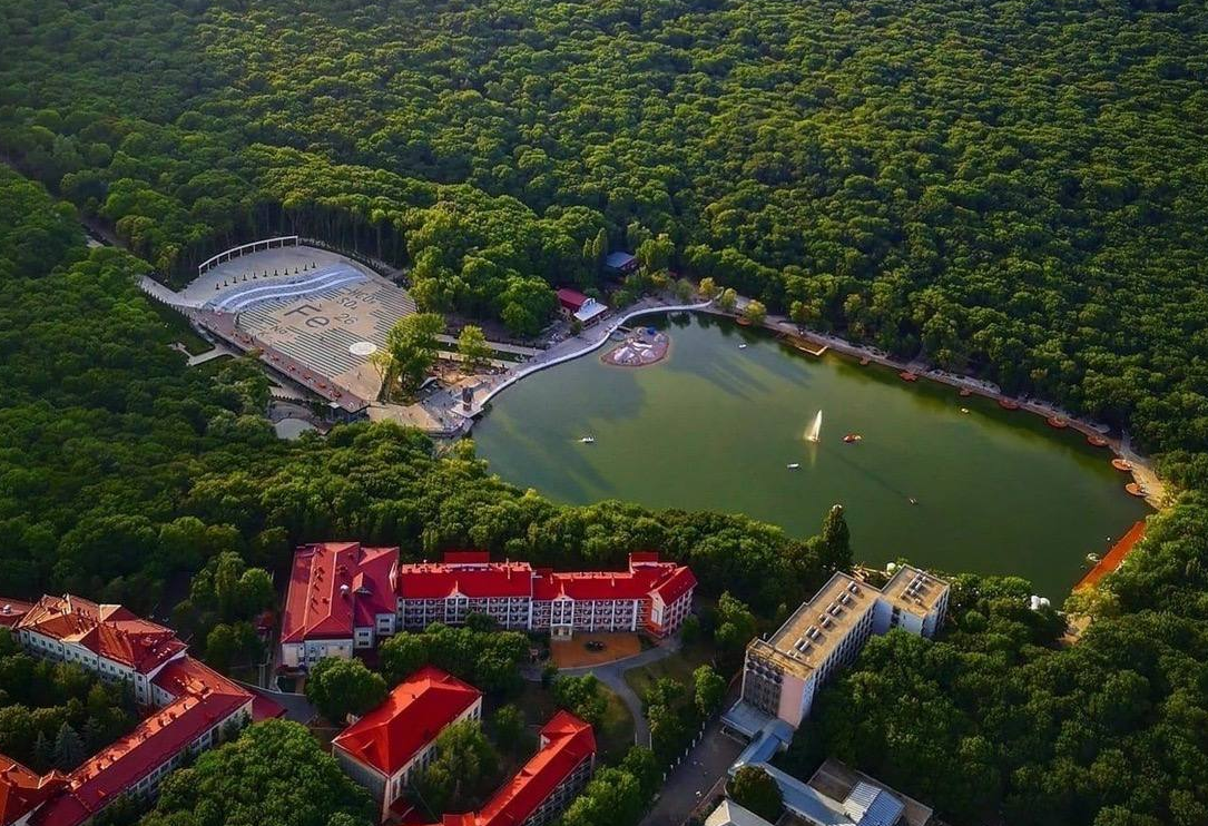 Озеро в железноводске фото Микроводоросли очистят курортное озеро в Железноводске - ГТРК "Ставрополье" ВЕСТ