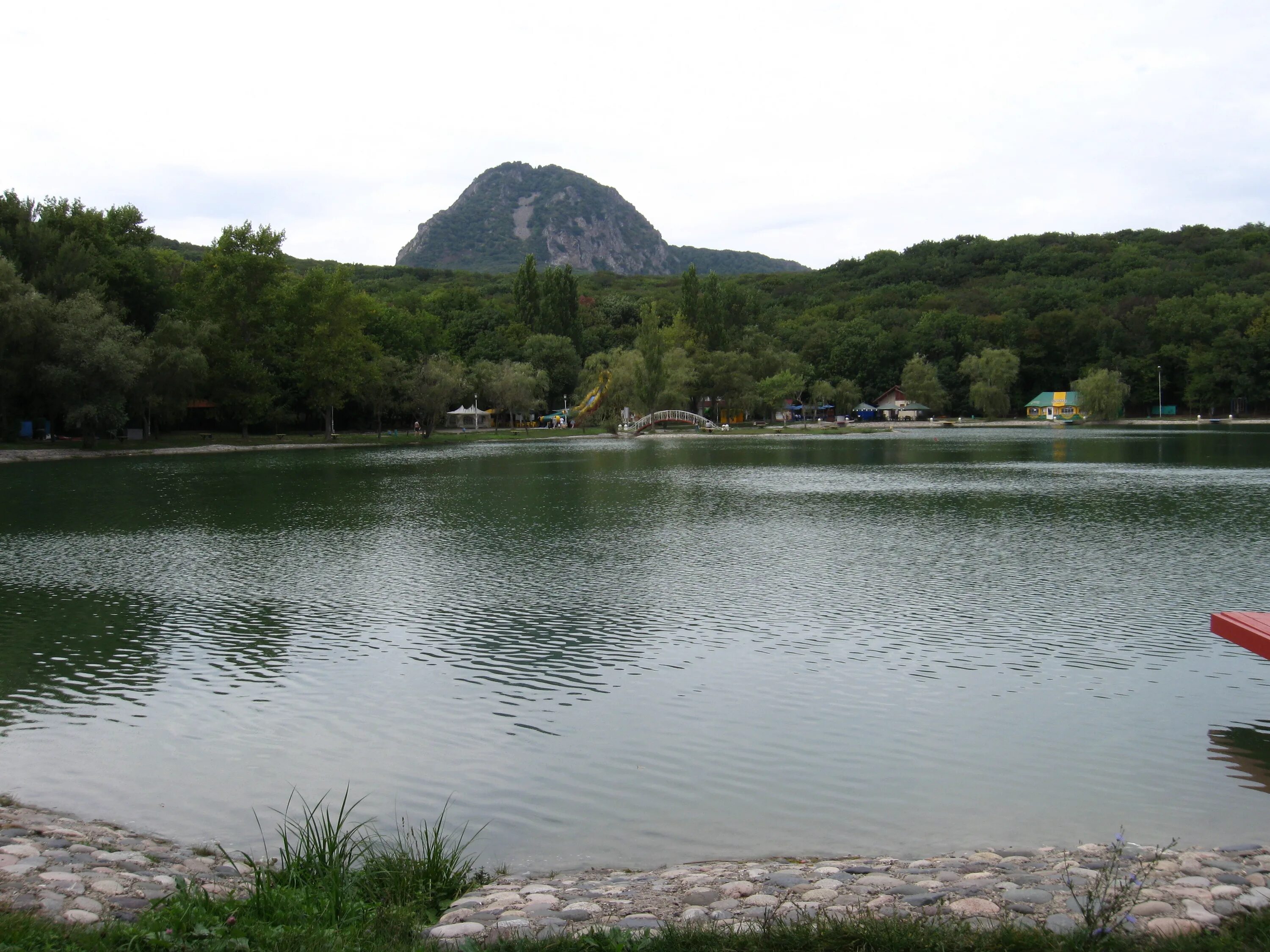 Озеро в железноводске фото File:Железноводское озеро - panoramio.jpg - Wikimedia Commons