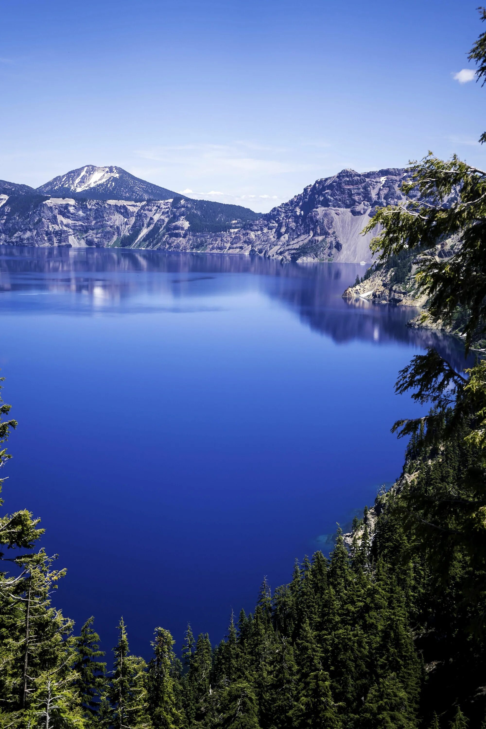 Озеро вертикальное фото Crater Lake OC 4000x6000 EarthPorn in 2019 Crater lake, Landscape photographers,
