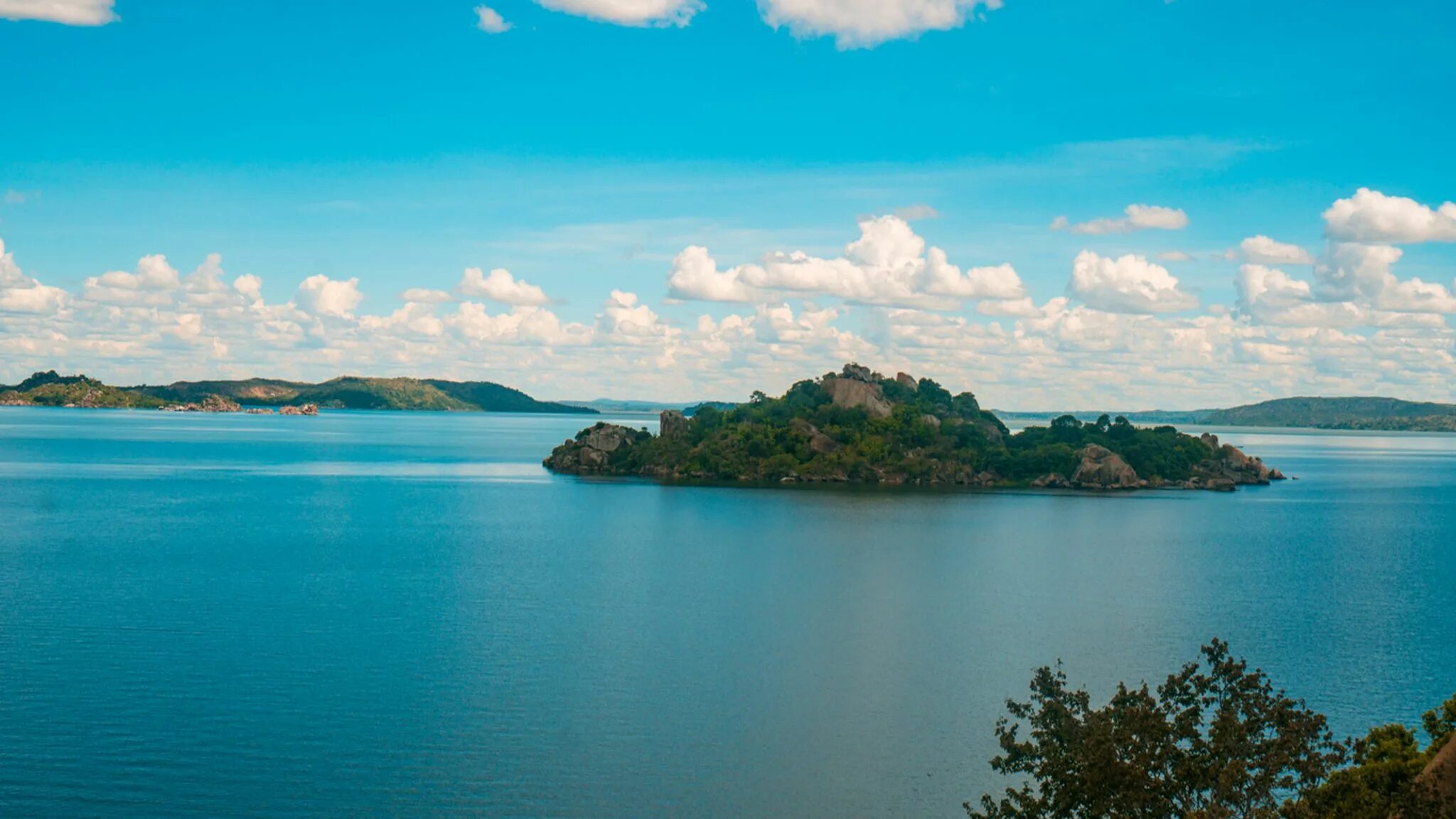 Озеро виктория фото More than 100 dead after Tanzania ferry sinks in Lake Victoria World News Sky Ne