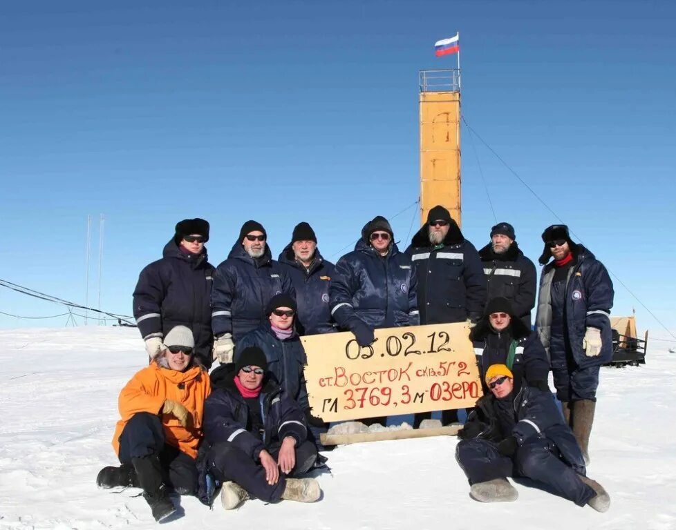 Озеро восток в антарктиде фото Russians take fresh samples from Antarctica's hidden Lake Vostok