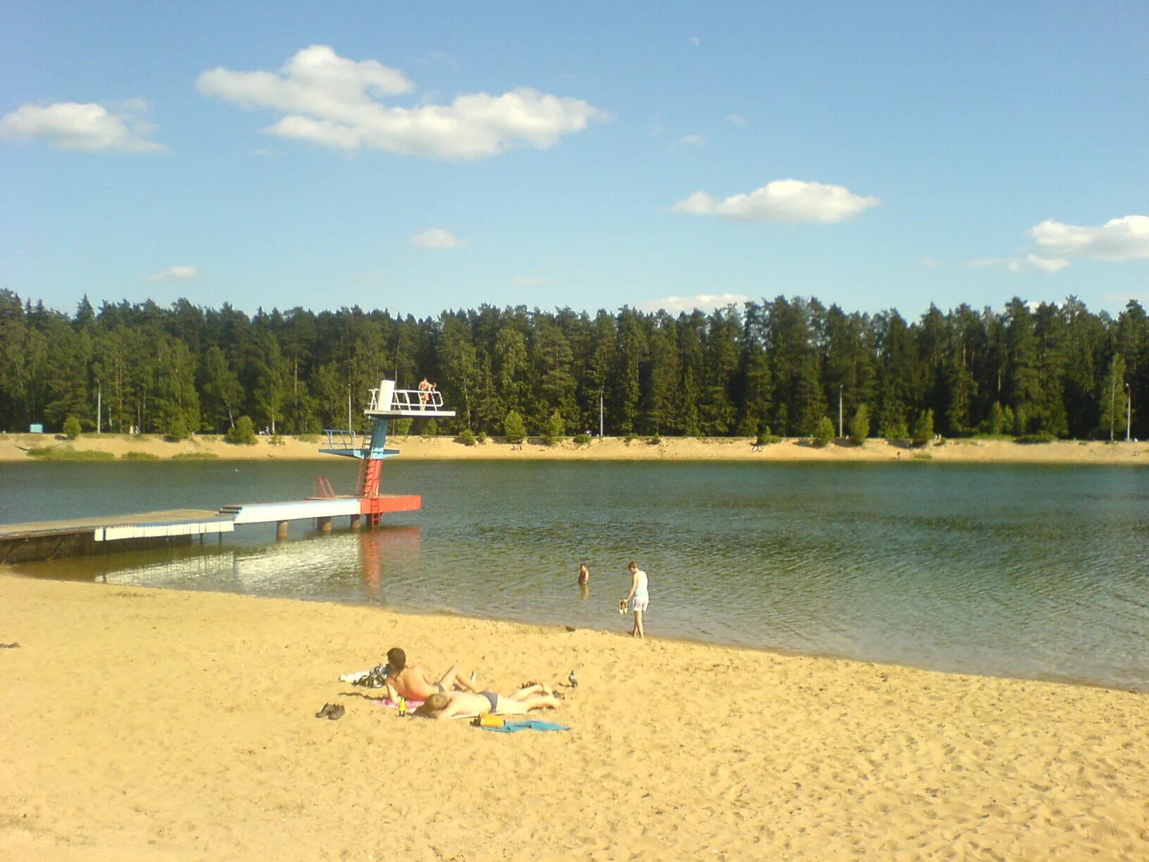 Озеро южное черноголовка фото File:Пляж в Черноголовке - panoramio.jpg - Wikimedia Commons