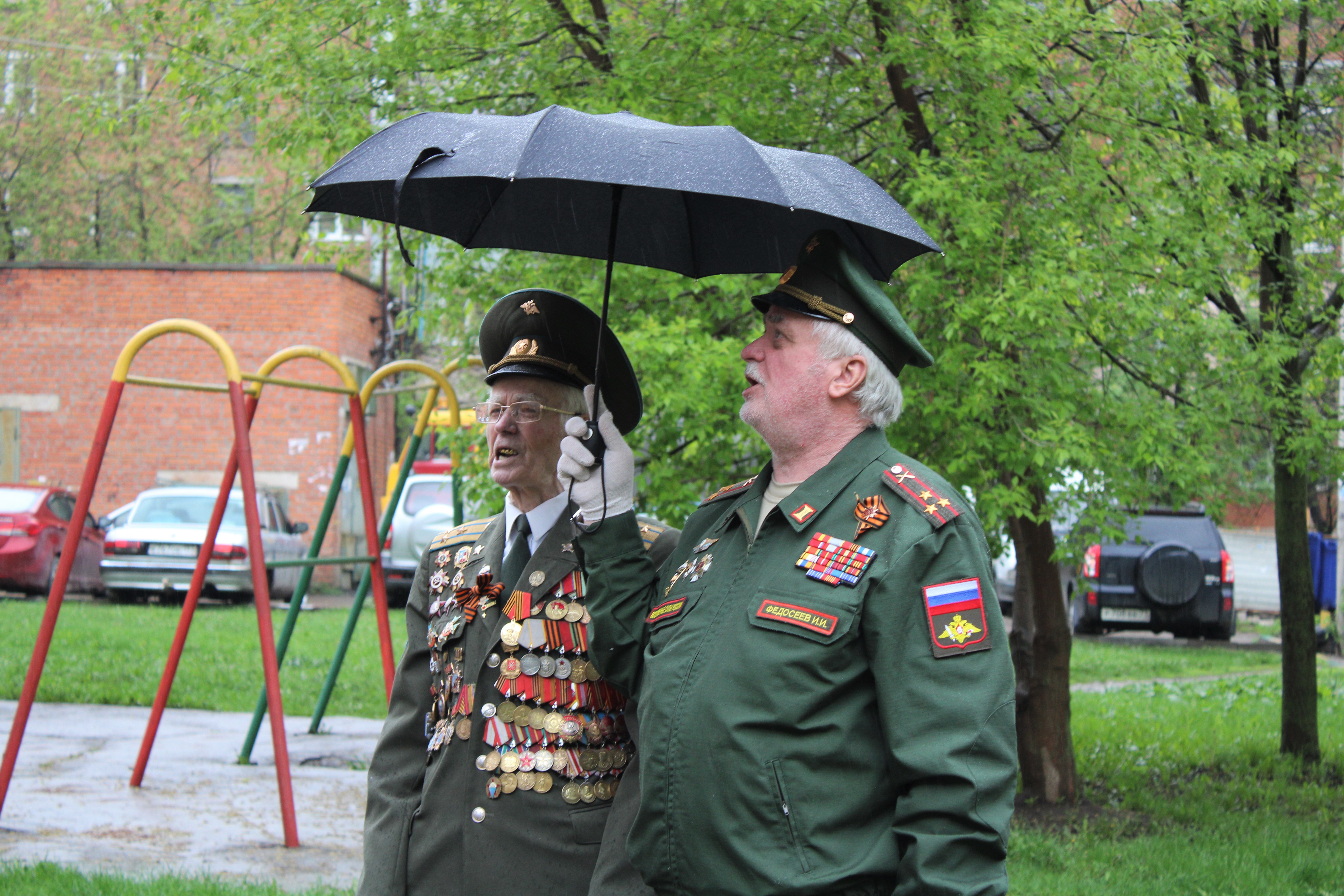 Озеров александр фото армейские тула 43 орвб В Туле военный оркестр поздравил ветерана войны песней. Фоторепортаж Тульская Пр