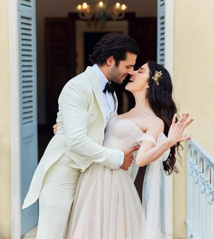Озге гюрель свадьба фото Pin on Serkan Cayoglu & Ozge Gurel Vogue wedding, Classy wedding dress, Wedding 