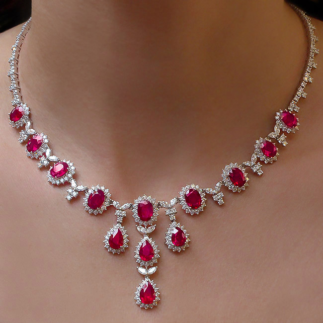 Ожерелье камень фото Ruby and Diamond Bracelet CELLINI JEWELERS