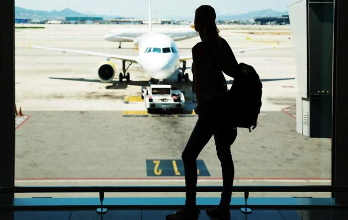 Ожидание в аэропорту фото Без объяснения причин: отпуск кончился, не успев начаться