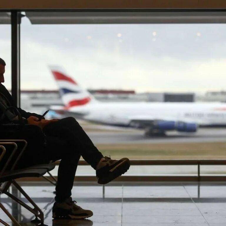 Ожидание в аэропорту фото British Airways cabin crew to go on strike next week in pay dispute South China 