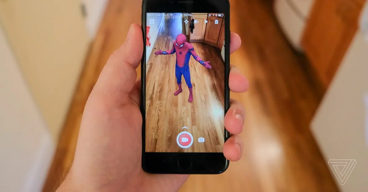 Оживленные фото на айфоне The Holo app is a tease of what's to come with AR on the iPhone - The Verge