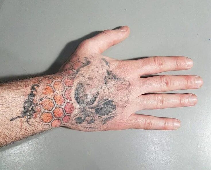 Ожог тату фото Tattoo Fading: reasons and tips iNKPPL Tattoos, Faded tattoo, Faded color tattoo