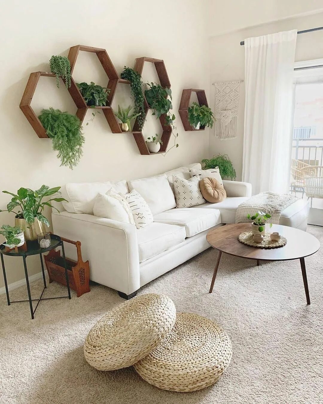 Озон декор на стену в гостиную Hunker on Instagram: "Spruce up a blank wall with hexagon shelves and your choic