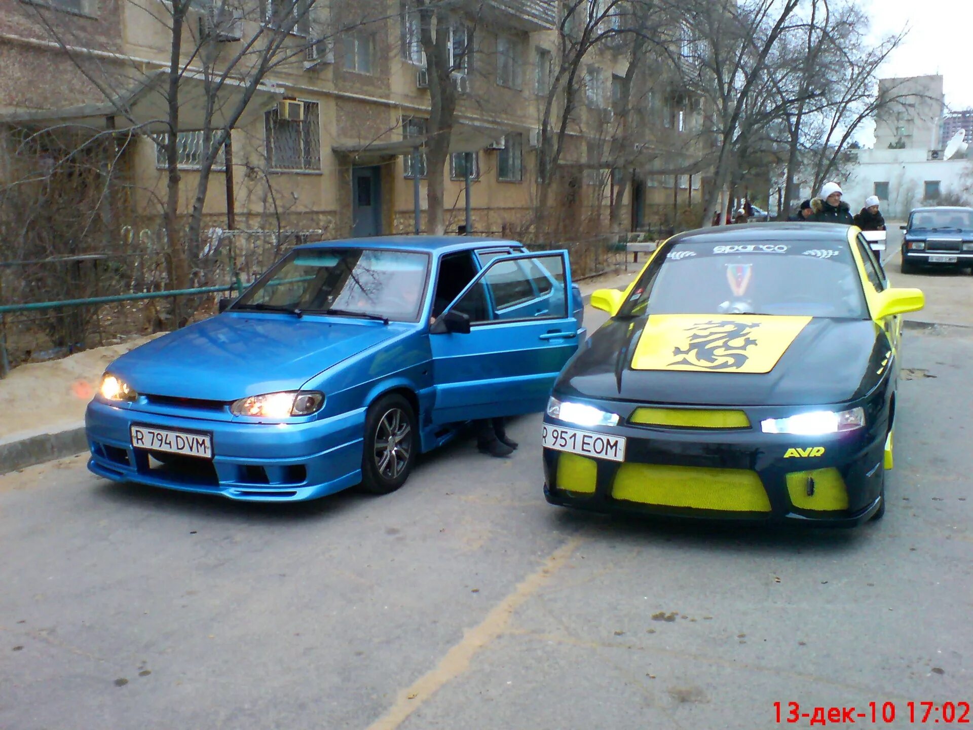 Озон тюнинг ваз 2115 Небольшая фото сесия Vaz 2115 blue & Vaz 21103 yellow - Lada 2110, 1,5 л, 2001 г