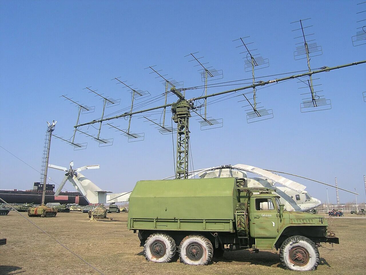 П 18 радиолокационная станция фото Файл:P-18 air defense radar system-1.JPG - Википедия