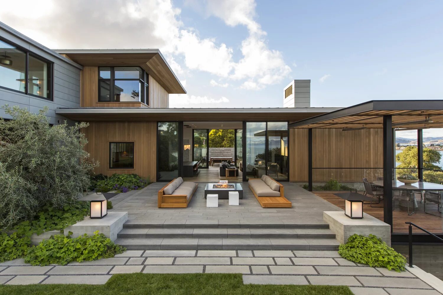 П образный частный дом фото Gallery of Tiburon Bay View / Walker Warner Architects - 2