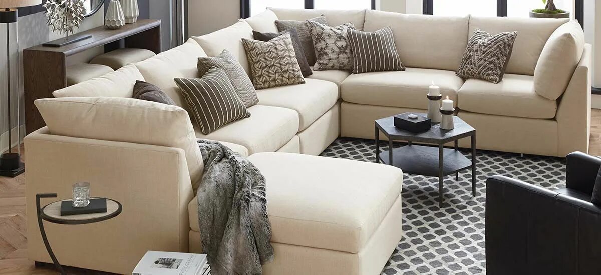 П образный диван в интерьере гостиной фото U-Shaped Sectional Sectional living room sets, Apartment living room, Cheap livi
