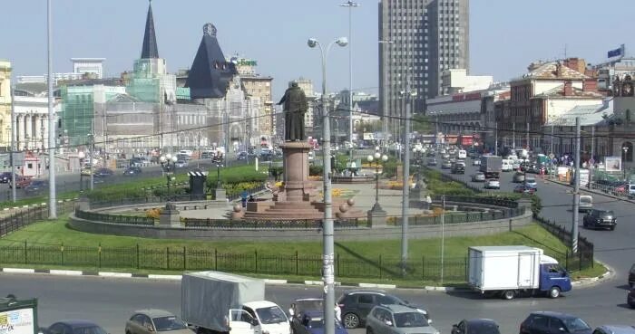 П п мельников москва комсомольская площадь фото Monument to the first Minister of Railways Pavel Melnikov - Moscow