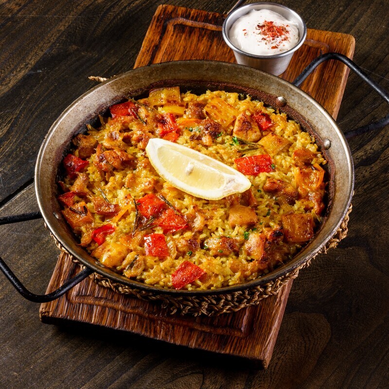 Па паэлья банковский пер 2 5 фото Паэлья с курицей