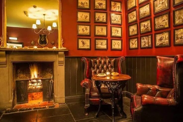Паб стиль интерьера Image result for cosy old pub decor Pub decor, Pub interior, Pub table sets