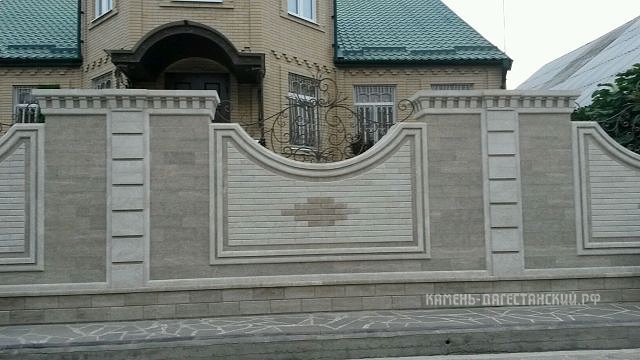 Парапеты на забор из дагестанского камня фото Дагестанский камень фото облицовка дагестанским камнем фасадов