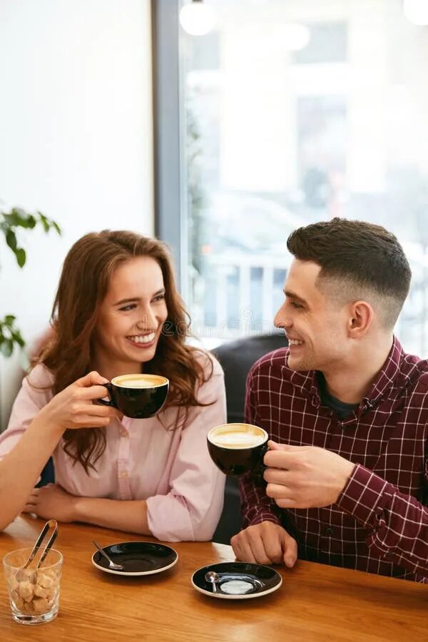 Парень девушкой пьют кофе фото Coffee. Man Making Drink in Cafe Stock Photo - Image of filter, male: 118053796