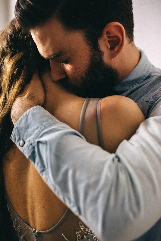 Парень хранит фото бывшей Pin on Лавстори Couple photos, Photo, Couples