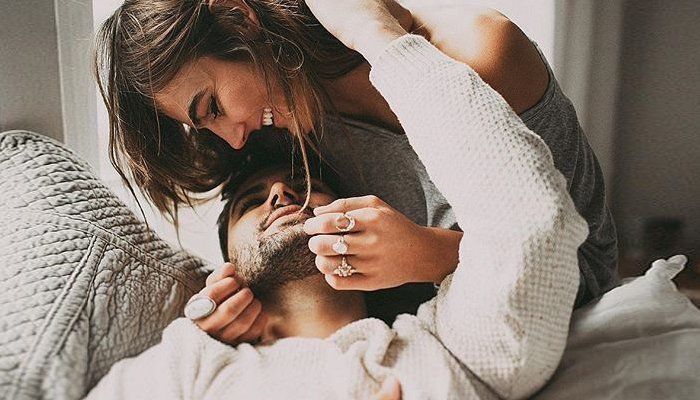 Парень хранит фото бывшей Presentes diferentes para o Dia dos Namorados 2021 Mensagens de amor, Presente d