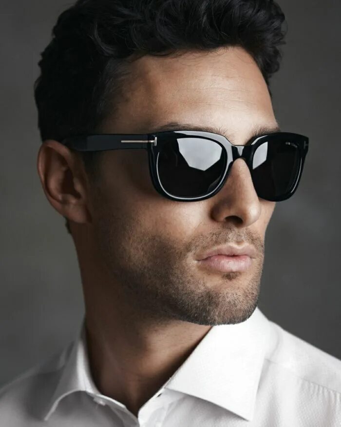 Парень очки красиво фото Essentielle Männer-Accessoires, die jeder Herr besitzen sollte Tom ford glasses 
