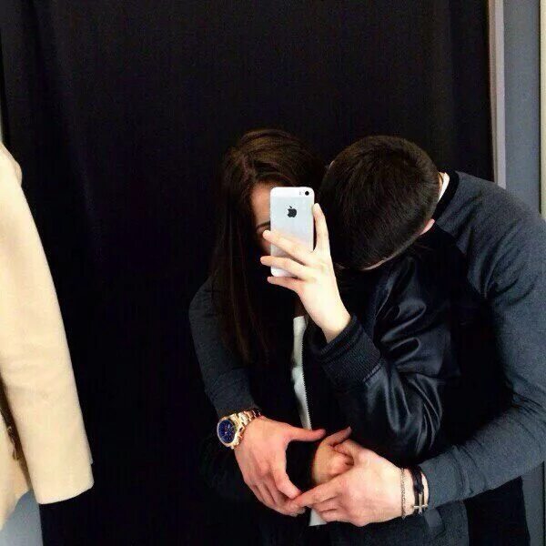 Парень с девушкой лицо закрыто фото Esperando lo mejor Couples teenage, Cute couple songs, Creative instagram storie