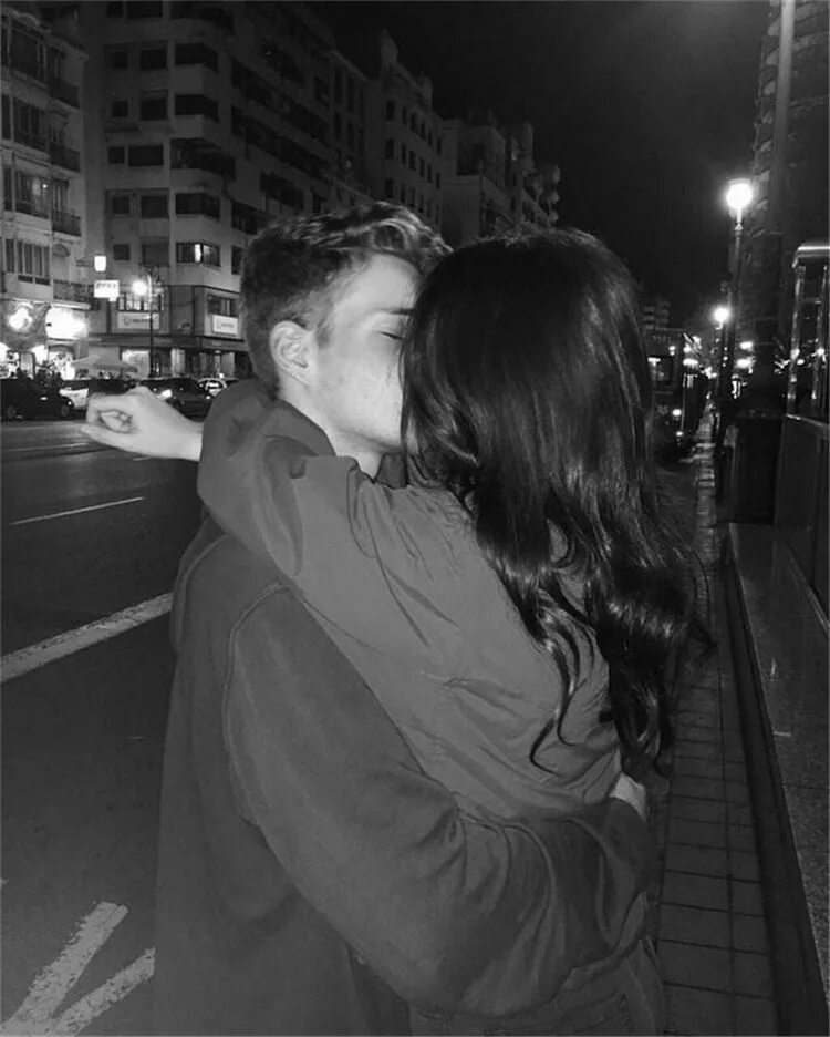 Парень с девушкой лицо закрыто фото Pin on Relationship Goals