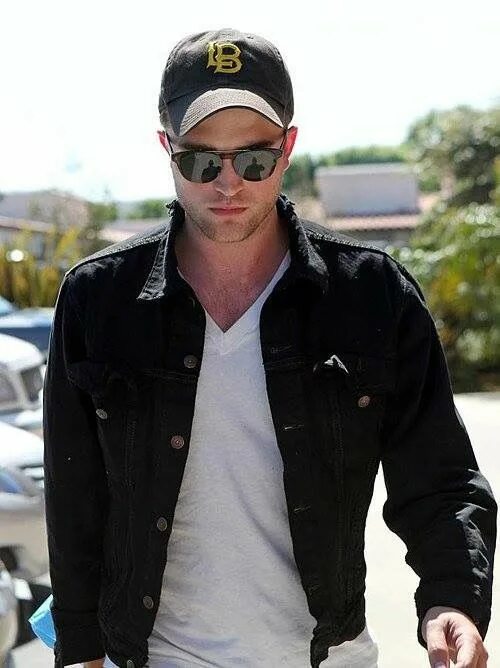 Парень в кепке очках фото Pin by Giulisa Nove on Rob ❤ Robert pattinson, Robert pattinson twilight, Robert