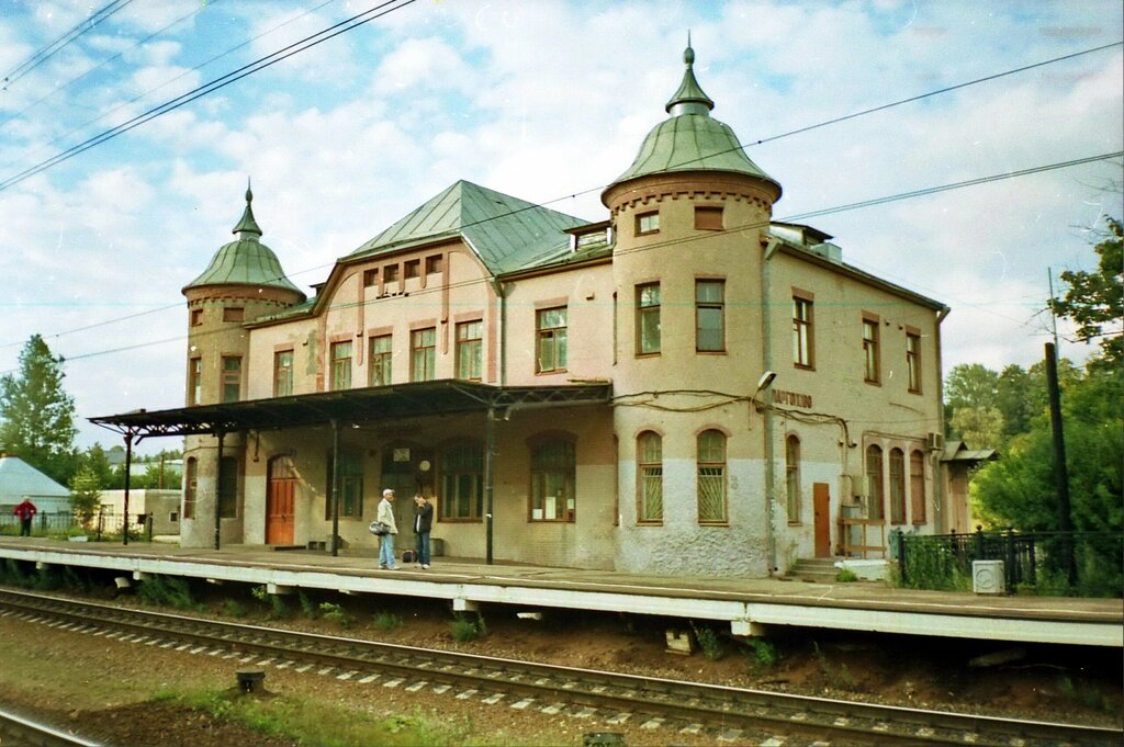 Парголово спб фото Панорама: Вокзал железнодорожной станции Парголово, достопримечательность, Санкт