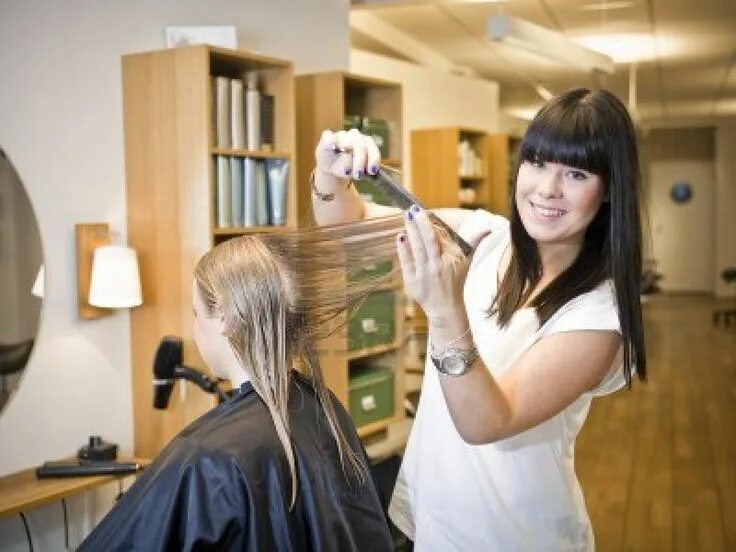 Парикмахерская женская стрижка Many men and women disturb with their hair and they want to improve their hair s