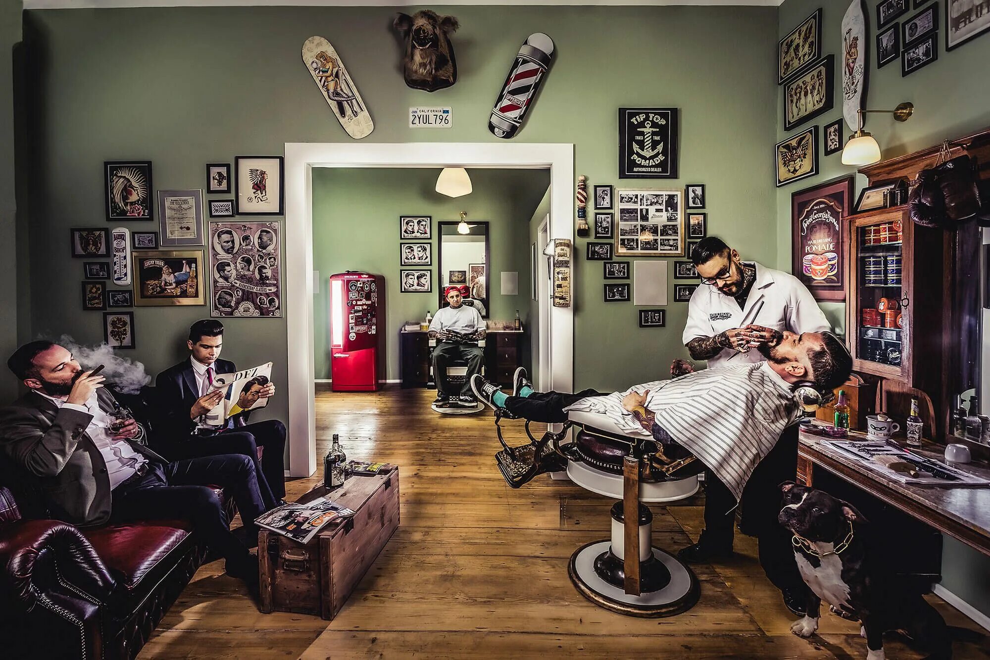 Парикмахерские мира фото Pin on Esquema Barber shop, Barbershop design, Barber
