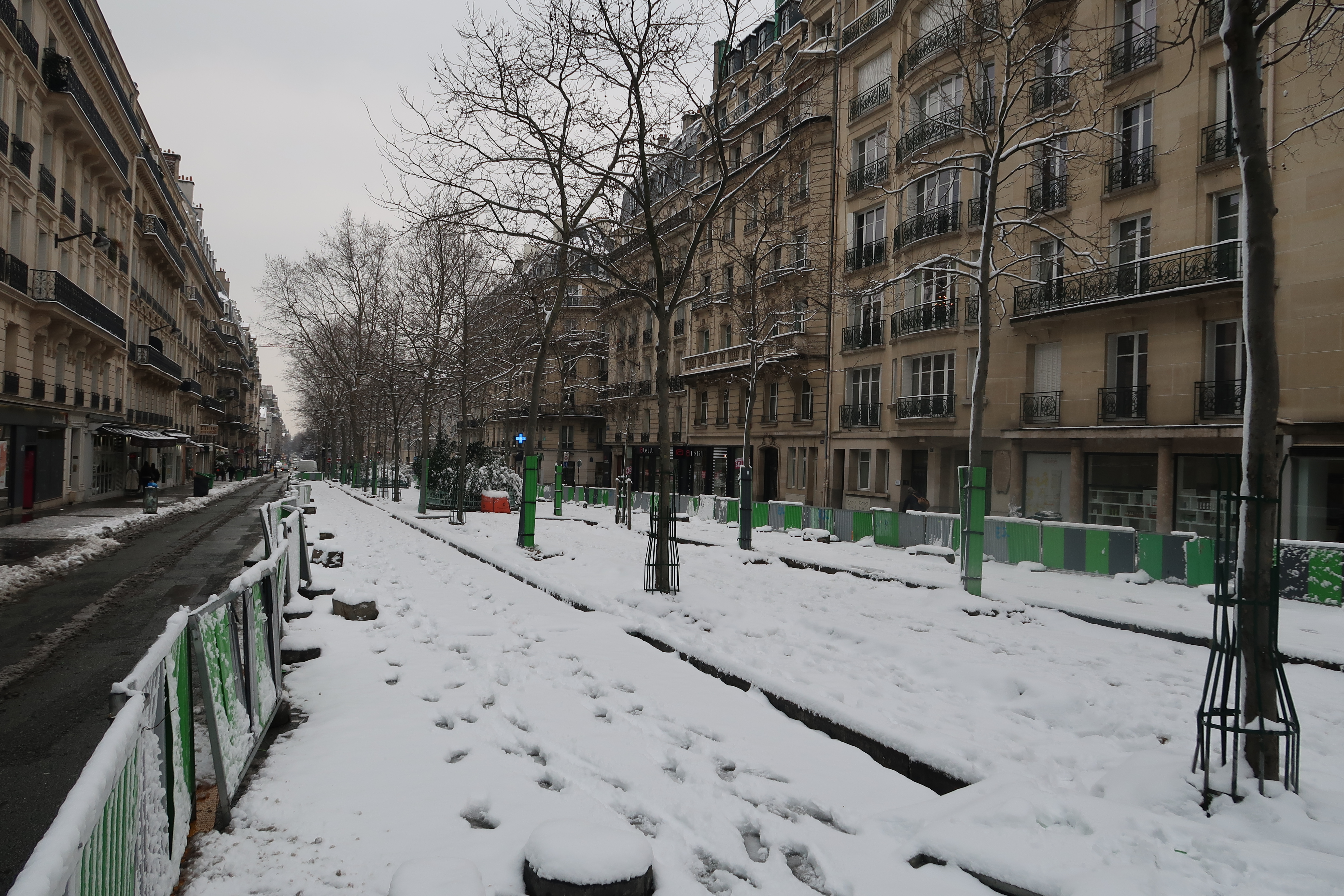Париж бул профсоюзов 15 фото File:Boulevard Raspail neige 2.jpg - Wikimedia Commons