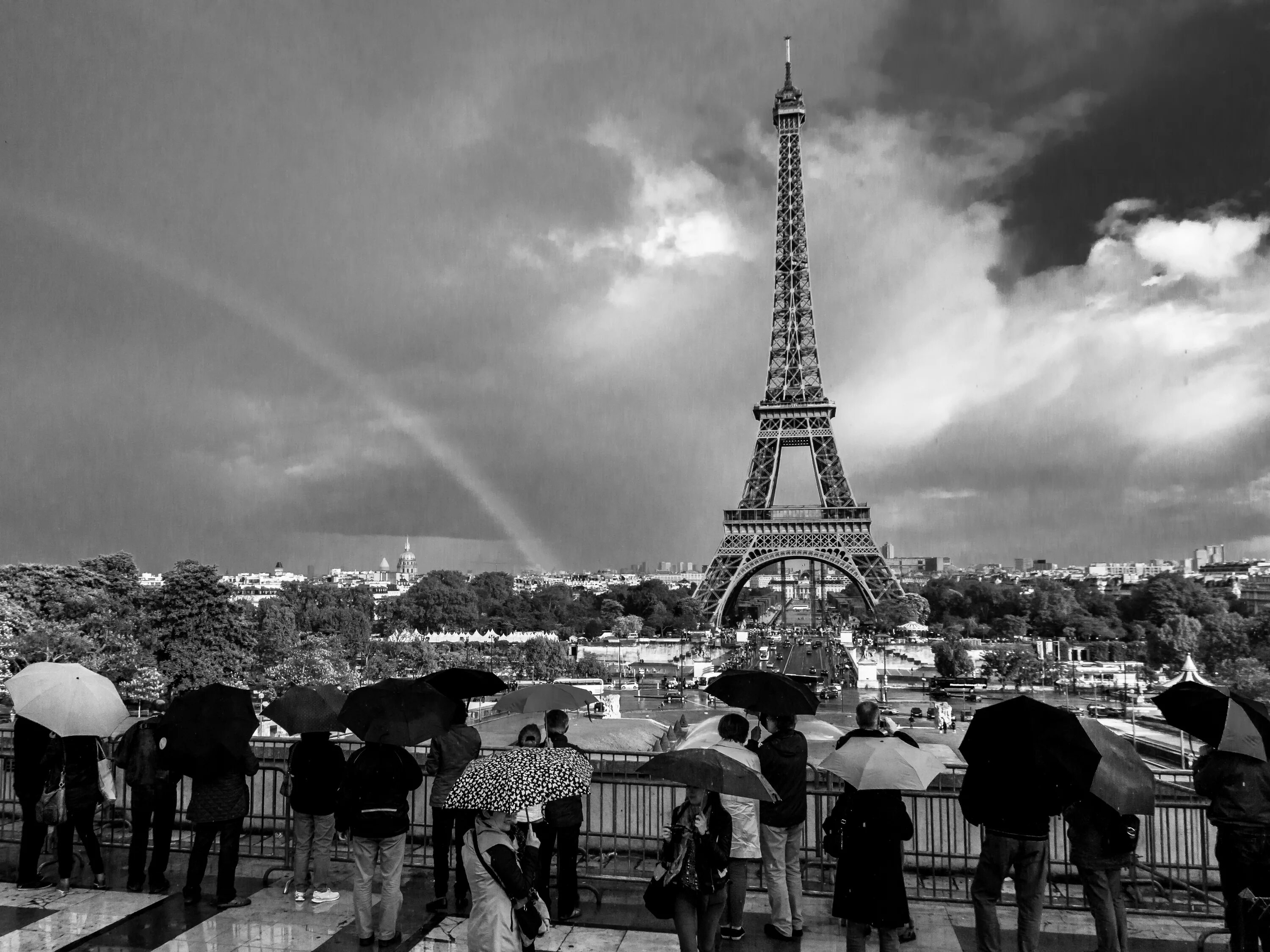 Париж черно белое фото Wallpaper : white, black, Paris, France, tower, umbrella, rainbow, tour, place, 
