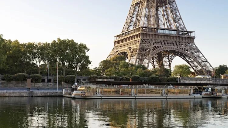 Париж река сена фото Bateaux Parisiens Restaurants in Chaillot, Paris
