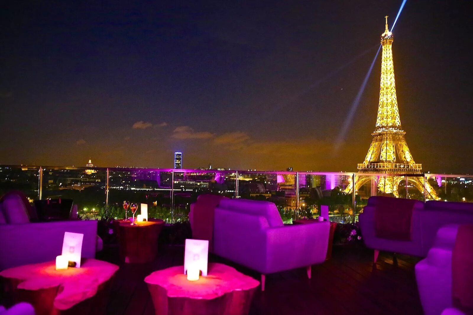 Париж рестораны фото "Shangri La" - Hotel Rooftop Bar, Paris - France Hotel rooftop bar, Shangri la p