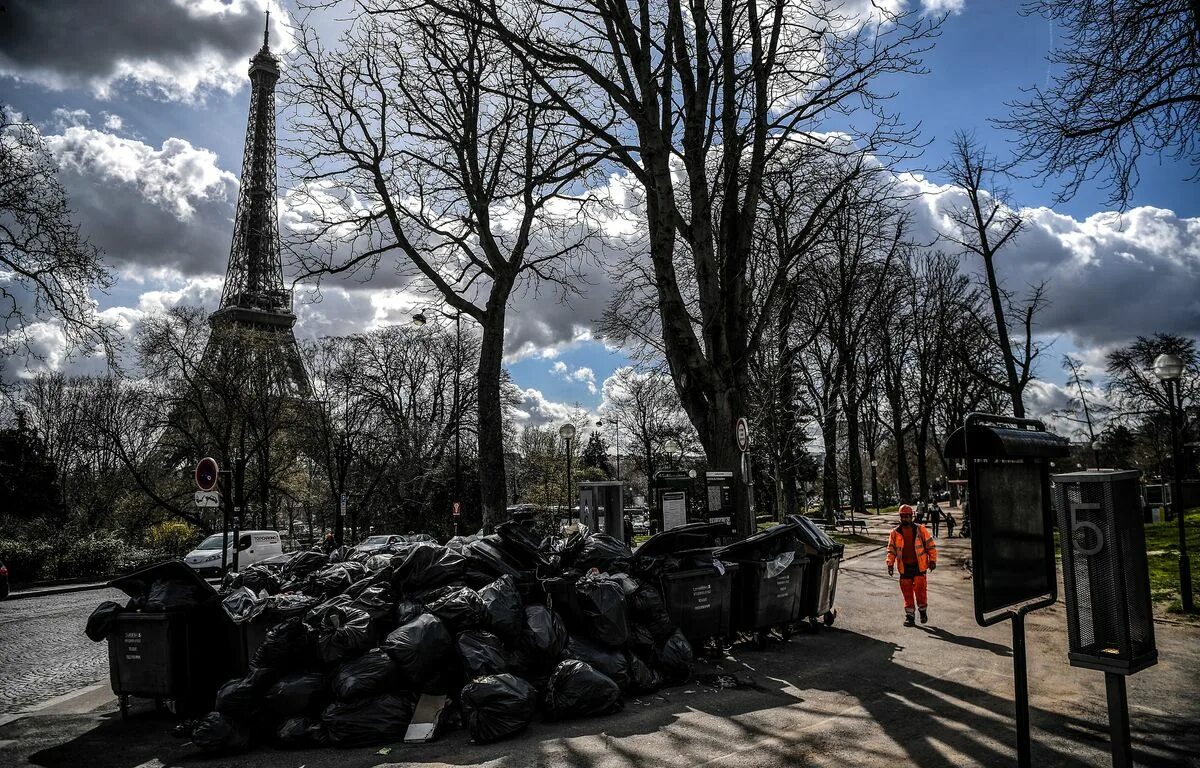 Париж в марте фото En images : La grève des éboueurs contre la réforme des retraites à Paris