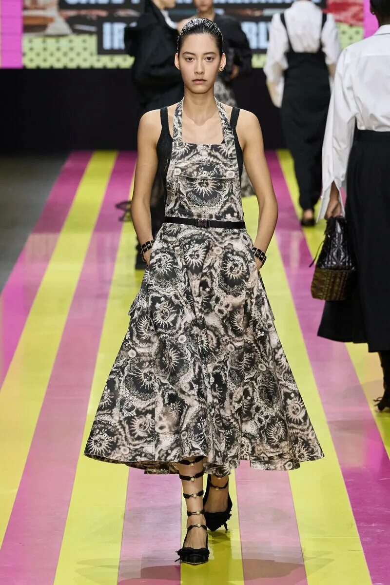 Парижская неделя моды 2024 фото Коллекция Christian Dior SS 2024 - одежда для современных бунтарок LESEL fashion