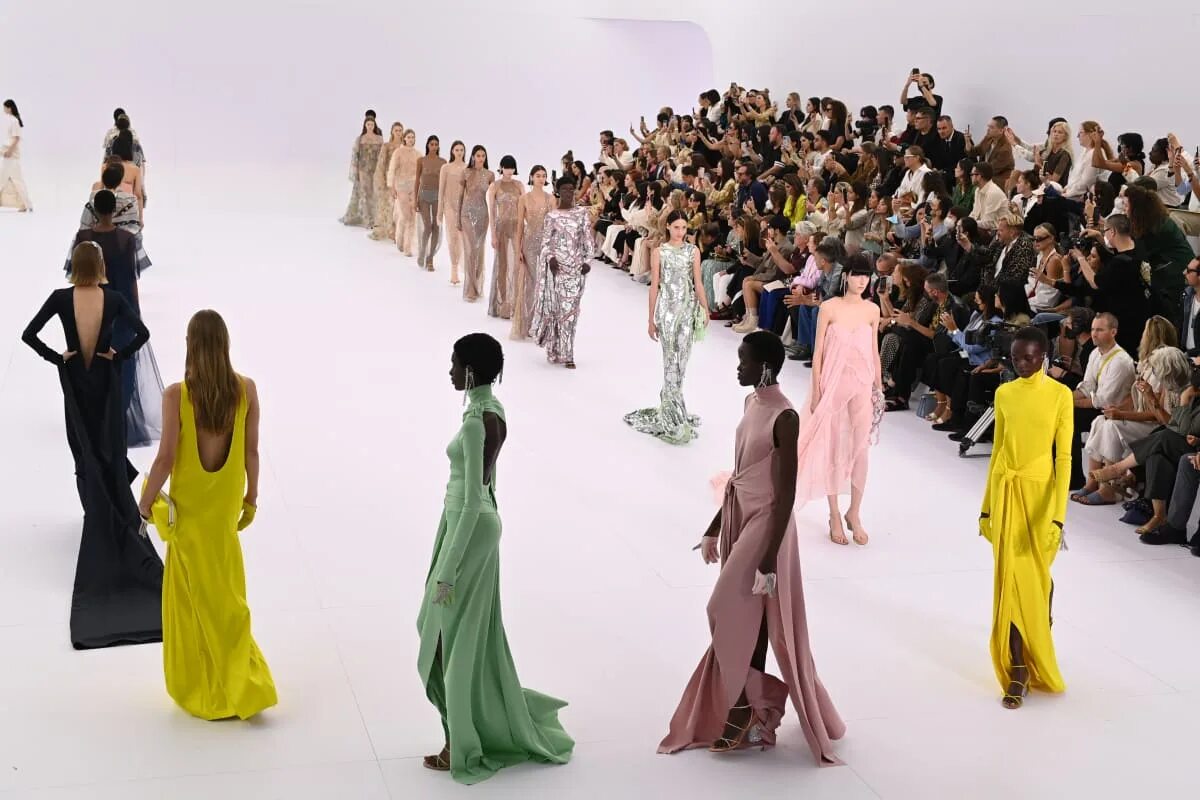 Парижская неделя моды 2024 фото Meet the Designers Participating in New York Fashion Week for the First Time