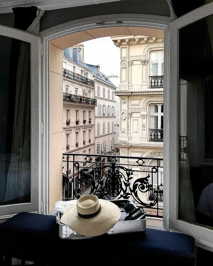 Парижские окна и балконы фото Pin by Deborah Levy Designs on D’s Springtime in Paris Paris apartments, Balcony