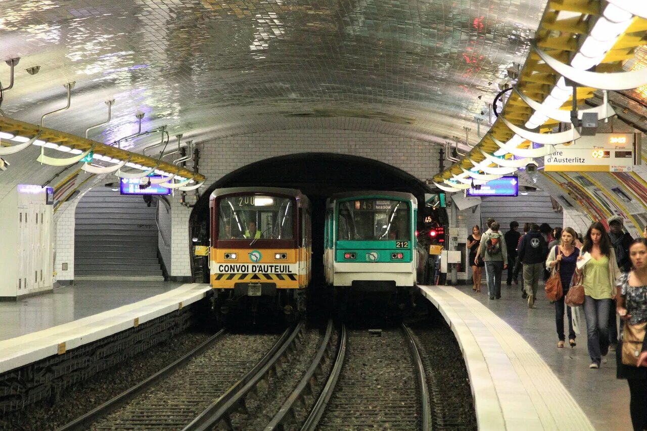 Парижское метро фото Métro Odéon, metro station, France, Paris, Boulevard Saint-Germain, 83 - Yandex 
