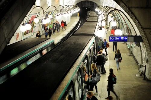Парижское метро фото Paris. Métro. Station Cité. Olivier Prt Flickr