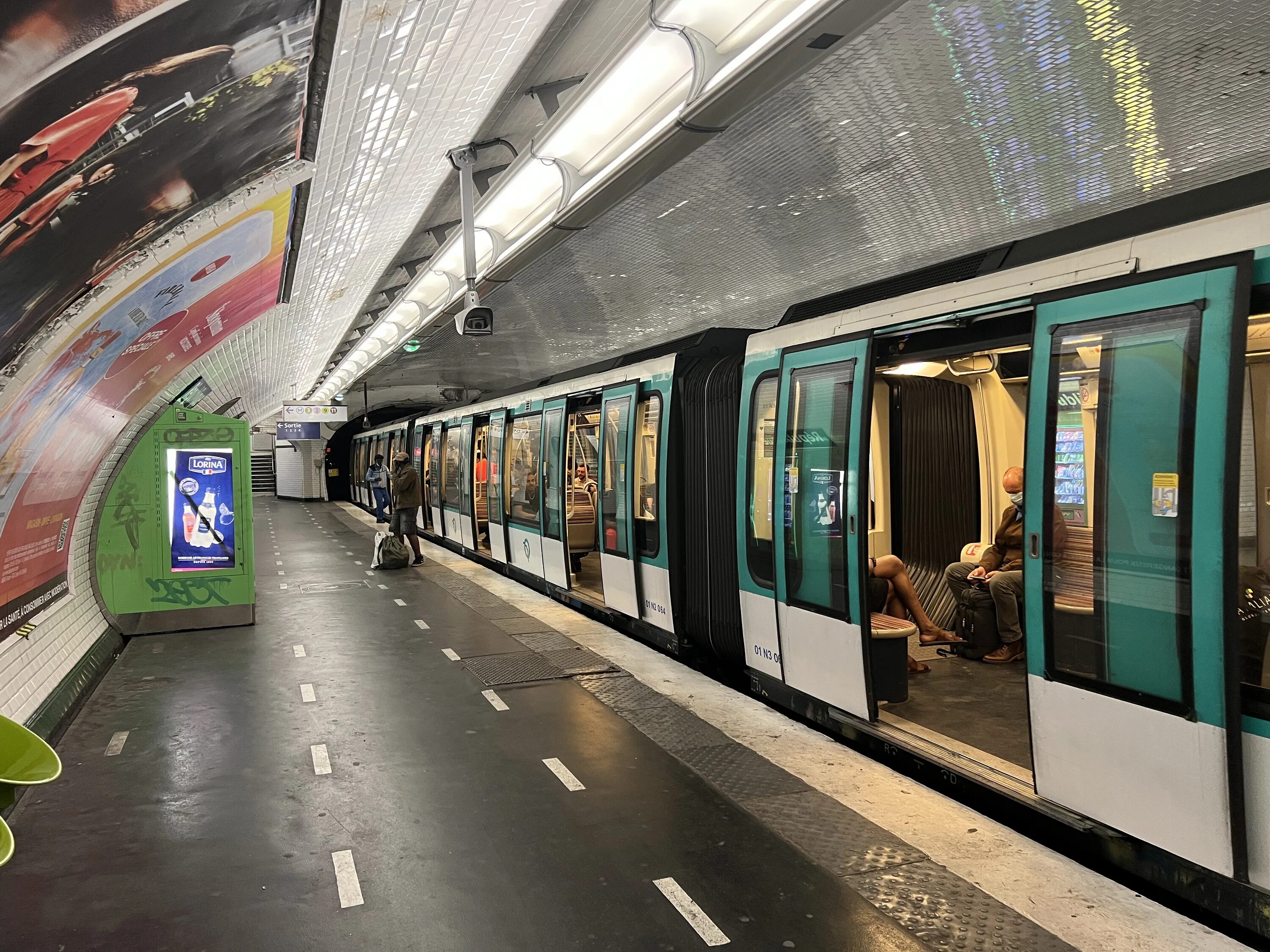 Парижское метро фото File:Station République Métro Paris Ligne 5 - Paris X (FR75) - 2022-06-28 - 2.jp