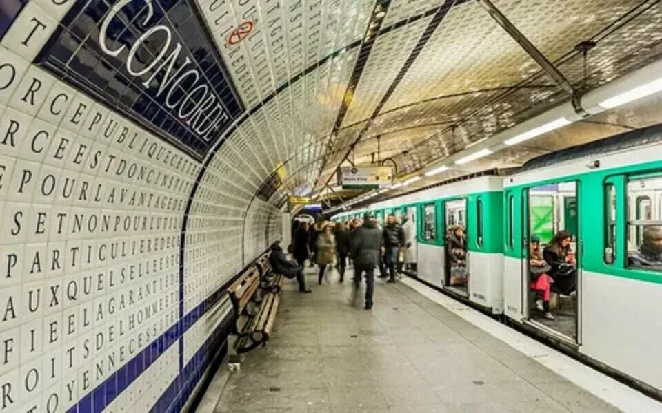 Парижское метро фото Как первый в мире Карлсон был в шоке от московского метро А поговорить?! Дзен