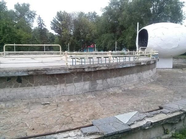 Парк 1 мая фото луганск Информация от луганчан Если согласны поддержите - лайком или репостом. Танцплоща