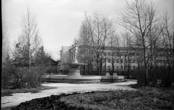Парк 30 летия октября боровичи фото Набережная 60 летия октября